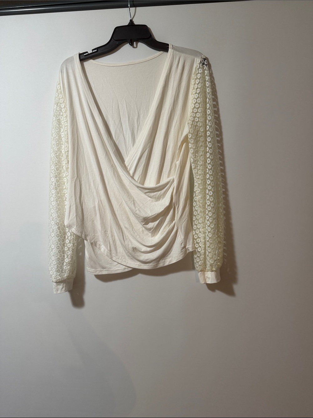 Women's Cream Draped V-Neck Long Sleeve Top